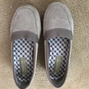 Skechers slip on shoes